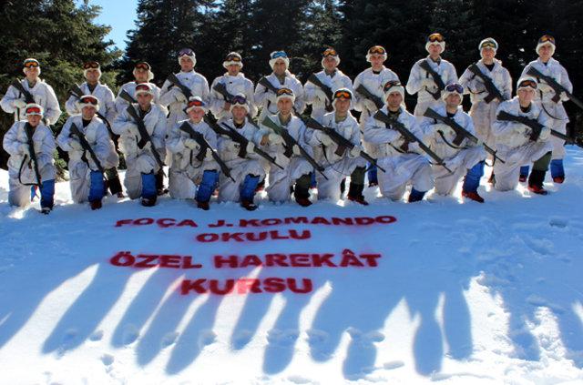 Özel komandolar Ilgaz Dağı'nda kış eğitiminde
