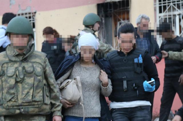 Diyarbakır Sur'da 6 kişi tahliye edildi