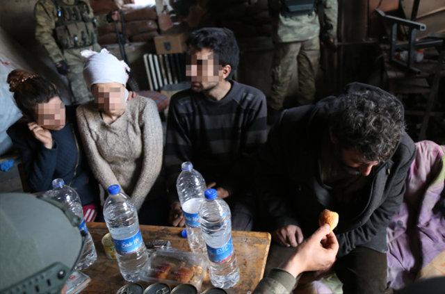 Diyarbakır Sur'da 6 kişi tahliye edildi