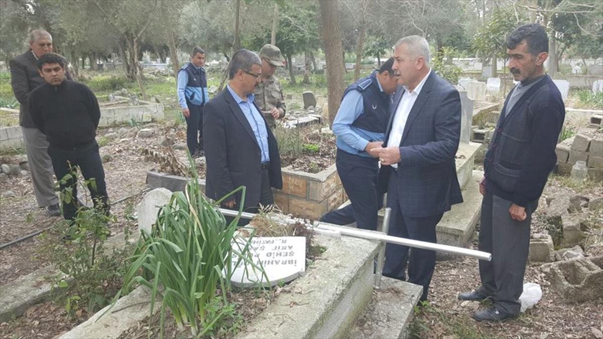 Hatay'da şehit mezarlarına saldırdılar