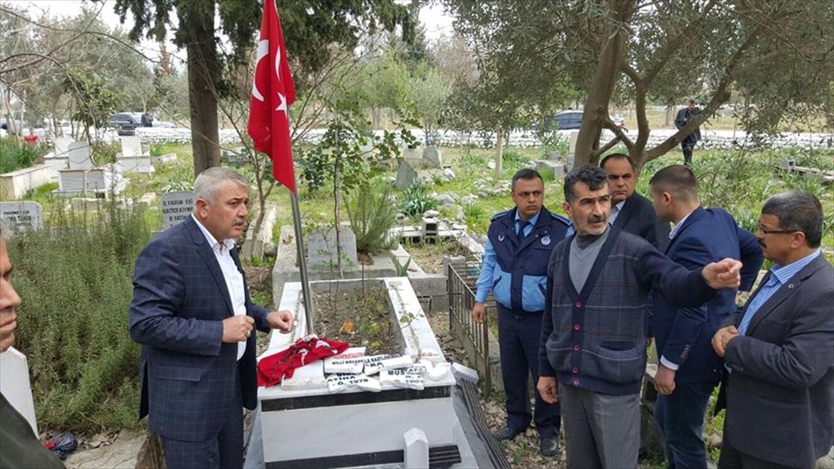 Hatay'da şehit mezarlarına saldırdılar