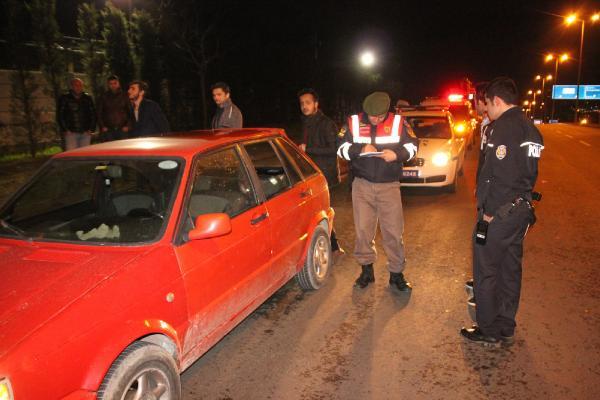 Alkollü sürücü polis aracına çarparak durdu
