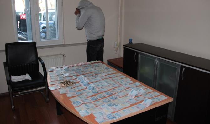 Dilencinin üzerinden 12 bin lira çıktı