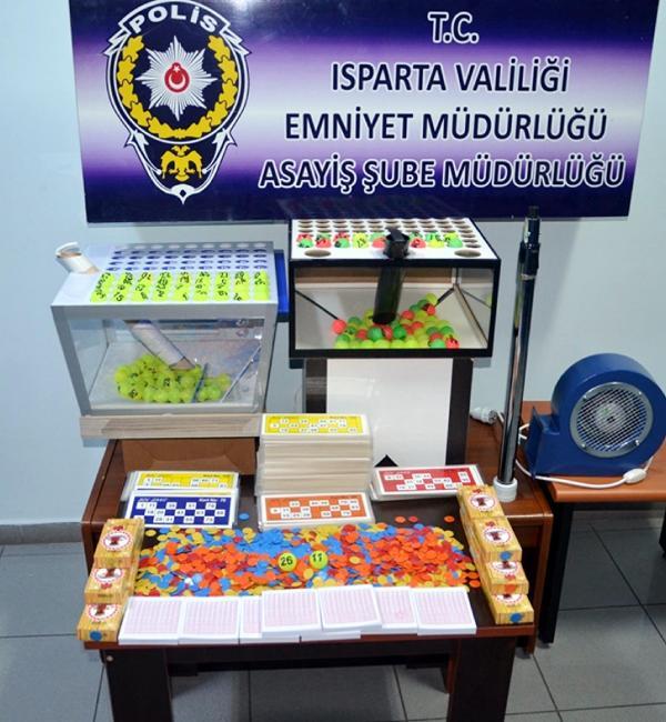 Isparta'da kumarhane operasyonu