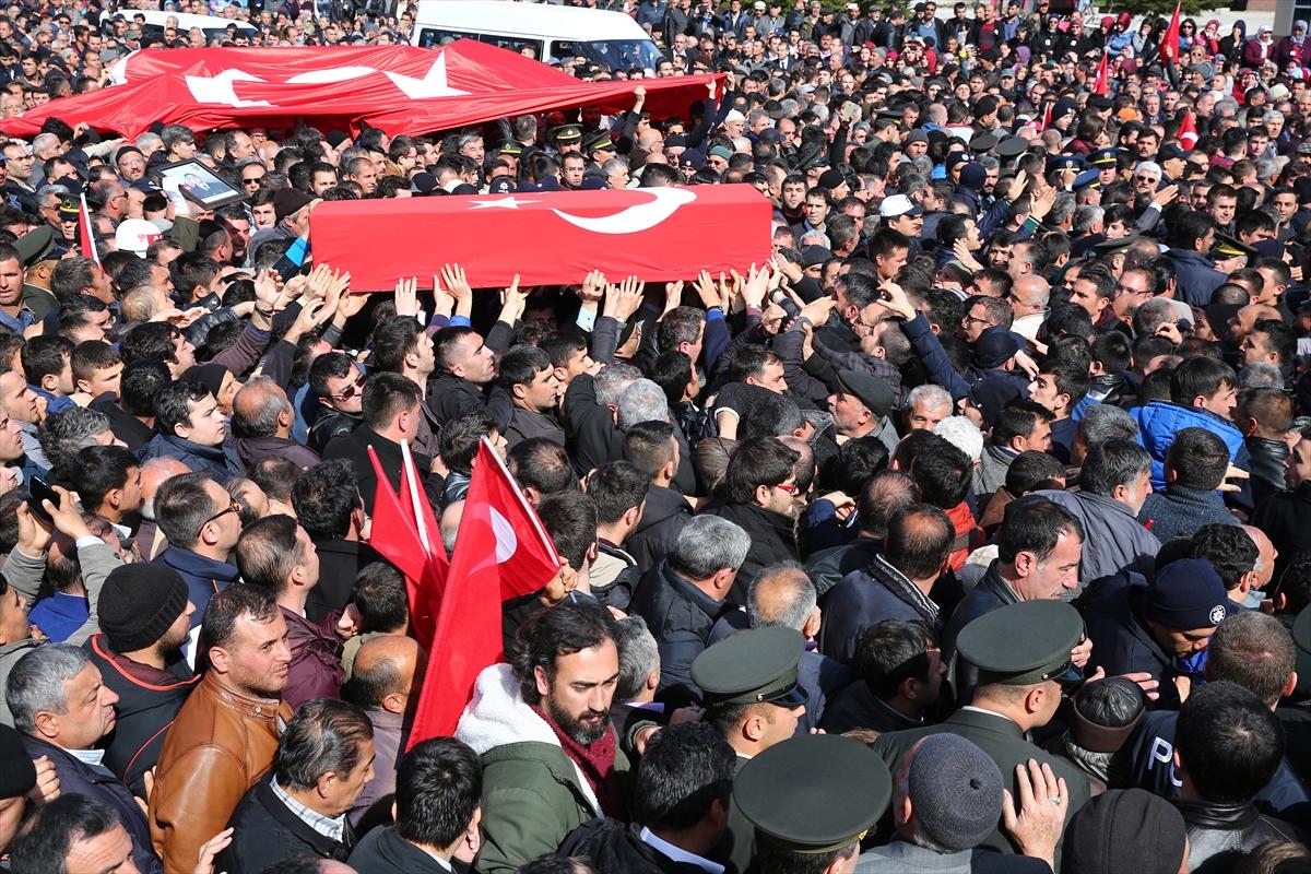 Şehit haberini alan annesi kalp krizi geçirdi