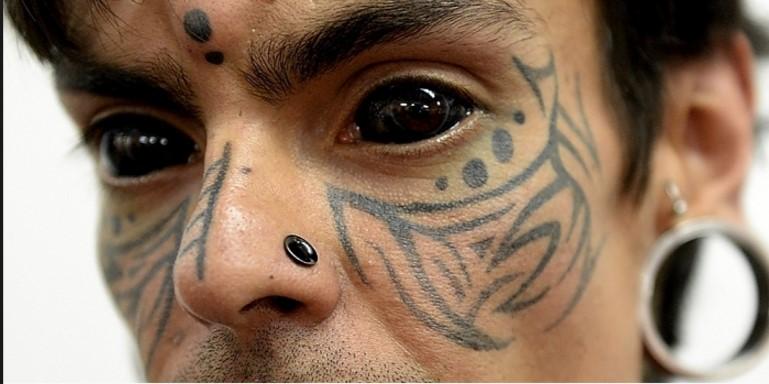 Göz akı dövmesi yasallaşıyor