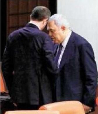 FOTOĞRAF: HDP'li ve MHP'li vekilin kafa tokuşturduğu an