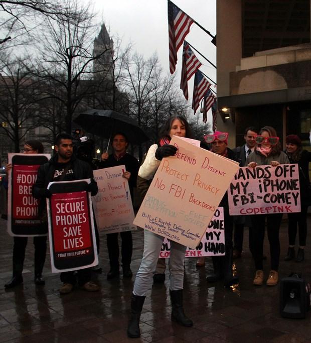 ABD'de hükümetin Apple’dan şifre kırma talebi tartışılıyor