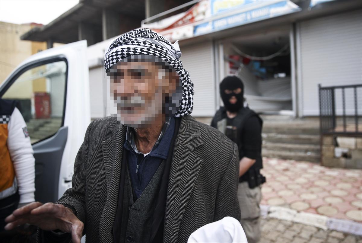 İdil'de yaşlı çifte polis yardım etti