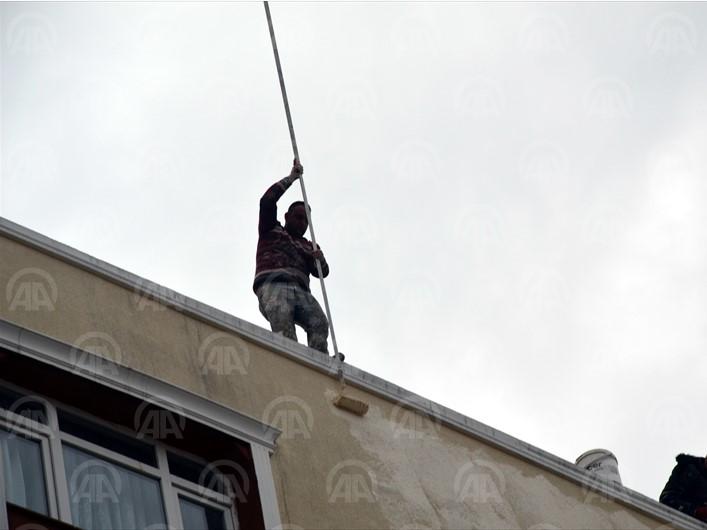 Tokatlı inşaat işçileri korkuttu