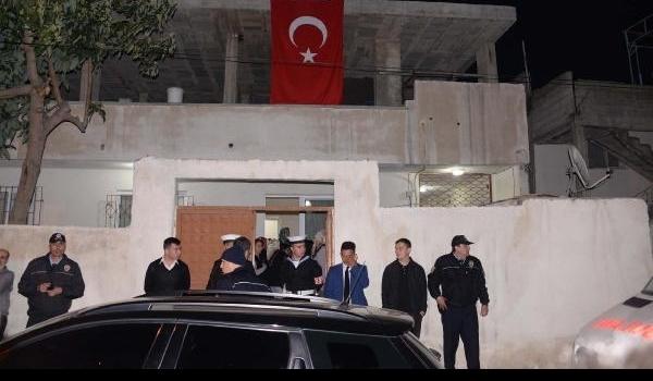 Şehit asker yeni doğan bebeğini bir kez görebildi