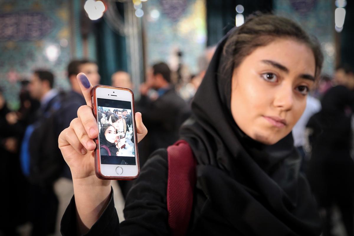 İran halkı sandık başında