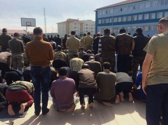 İdil'de cuma namazını polisler kıldırdı