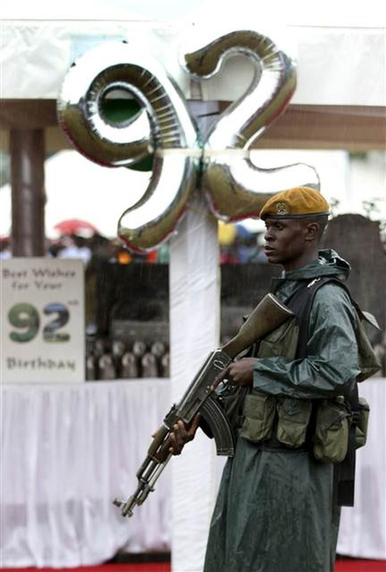 Kıtlıkta görkemli doğum günü partisi veren Cumhurbaşkanı