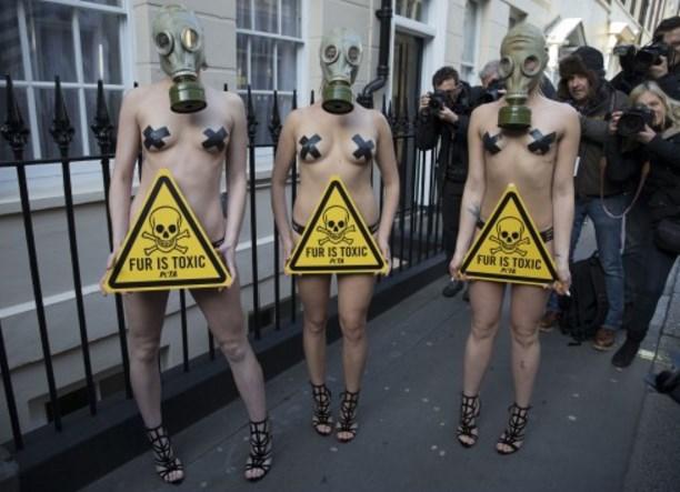 PETA'dan gaz maskeli kürk eylemi