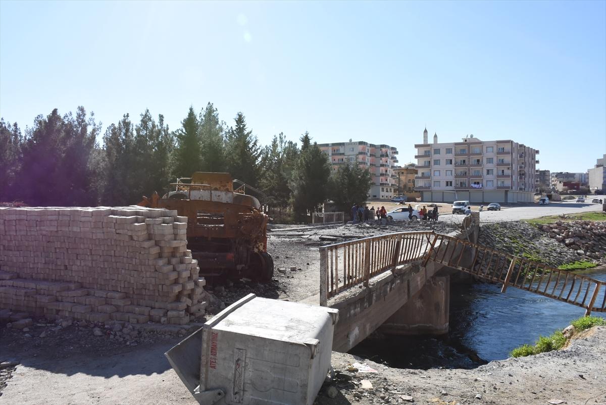 Teröristlerden Ahmet Kaya köprüsüne saldırı