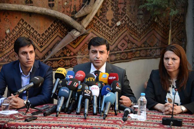 Demirtaş: Sadece ablukanın kalkması yeterli
