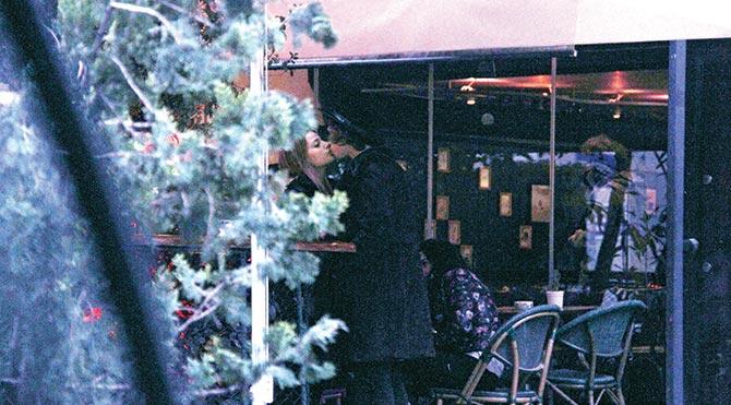 Paramparça'nın Cansu'su Şevval Sam'ın oğluyla yakalandı