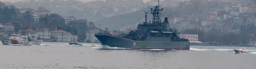 Boğaz'dan geçen Rus savaş gemisine yakın takip