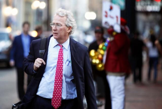 İsmi yolsuzluklara karışan CEO aracında yanarak öldü