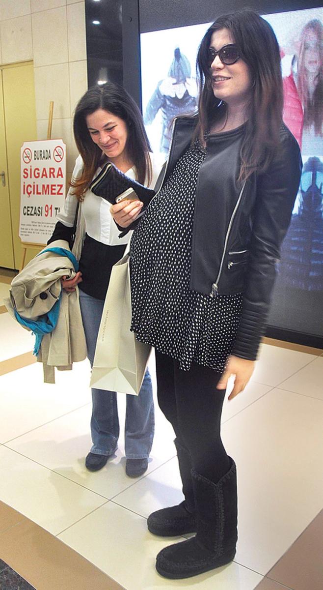 Selma Ergeç doğum için gün sayıyor