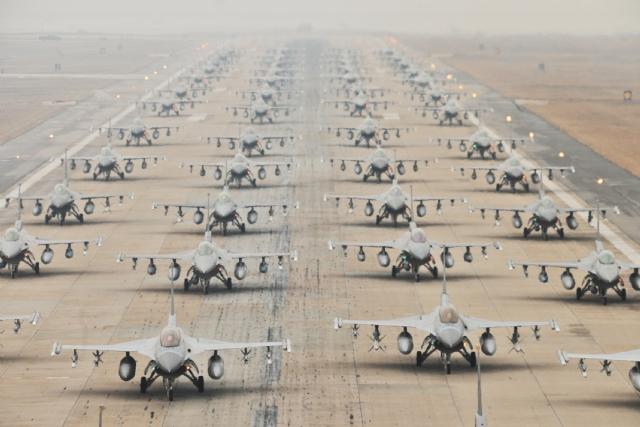 Güney Kore gövde gösteri yaptı