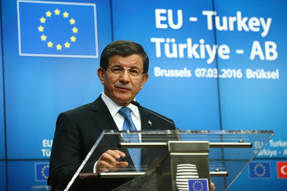 Davutoğlu'ndan Türkiye-AB zirvesi sonrası açıklamalar