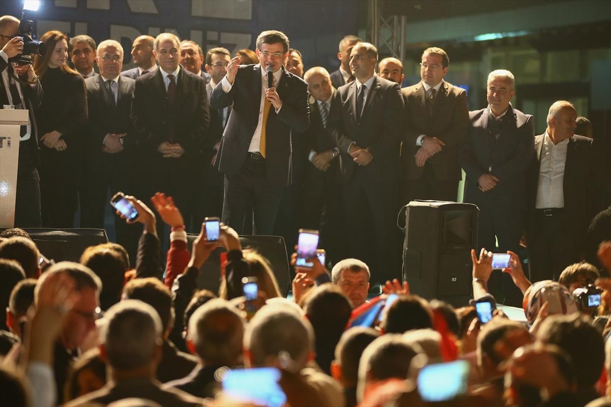 Başbakan Davutoğlu'ndan İzmirlilere köprü sözü