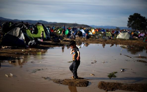 Slovenya göçmen güzergahını kapatıyor
