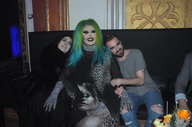 Bülent Ersoy yeşil peruk taktı