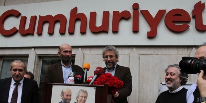 Cumhuriyet okurları Can Dündar'a tepkili