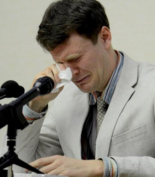 Kuzey Kore'den broşür çalan ABD'li turiste 15 yıl hapis