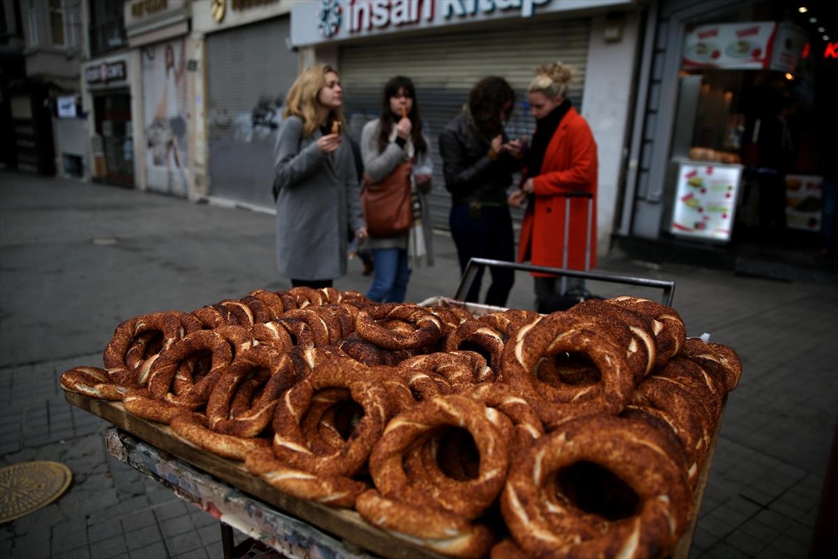 İstiklal Caddesi yayalara açıldı