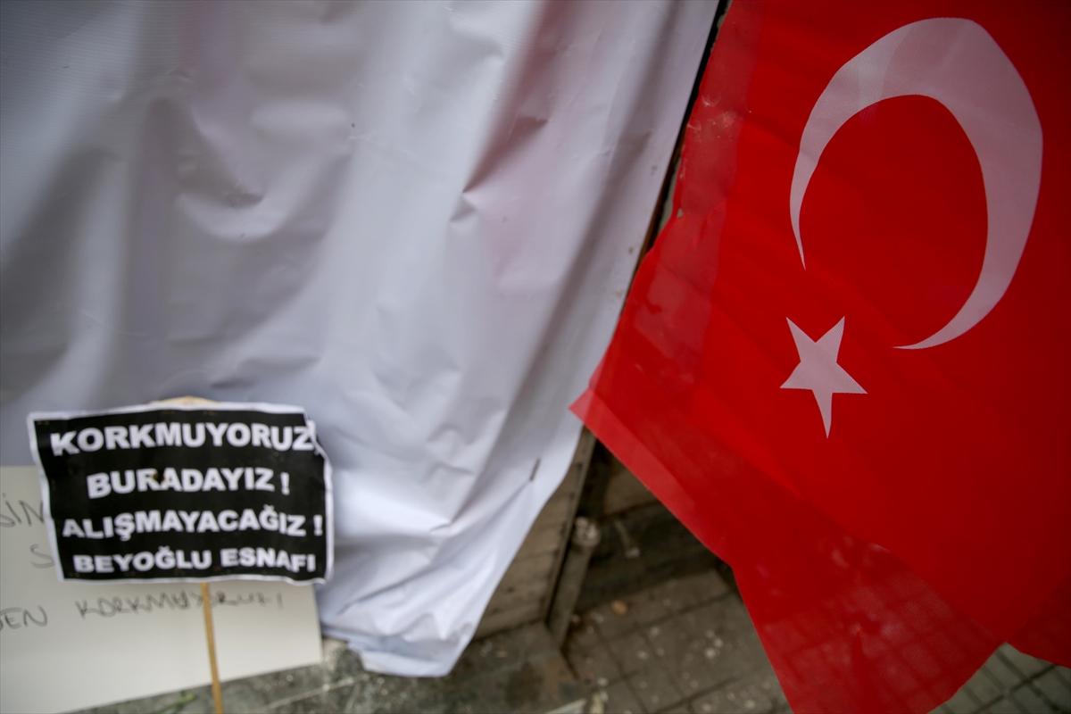 İstiklal Caddesi yayalara açıldı