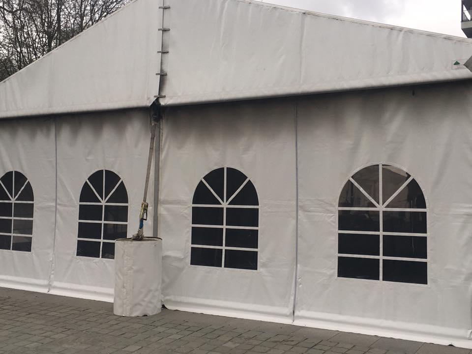 Belçika'da PKK çadırı yakıldı