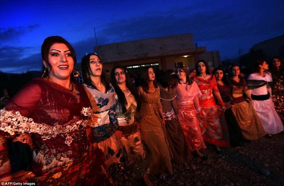 Kadın peşmergeler nevruzu kutladı