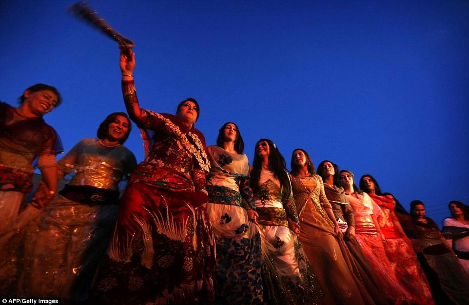 Kadın peşmergeler nevruzu kutladı