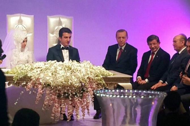 Erdoğan ve Davutoğlu nikah şahidi oldu