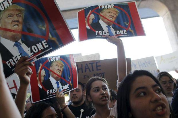 ABD'de Trump'ı protesto edenler otoyolu trafiğe kapattı