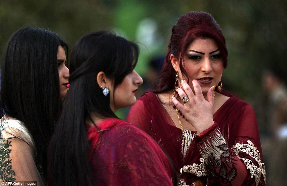 Kadın peşmergeler nevruzu kutladı