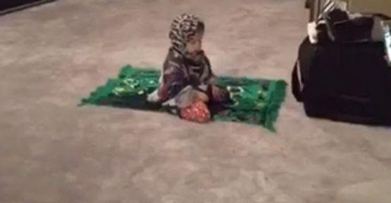 Demet Akalın: Sülalemin yarısı sofu