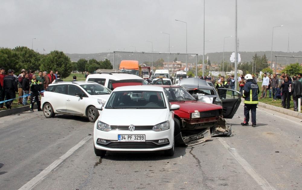 Kantardan kaçan kamyon araçların arasına daldı
