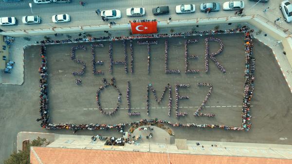 Nevşehir Lisesi'nde ‘Şehitler Ölmez’ koreografisi