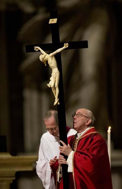 Papa Haç Yolu Ayini’ni yönetti