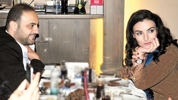 Hasan Şaş ile Sevcan Orhan nişanlandı