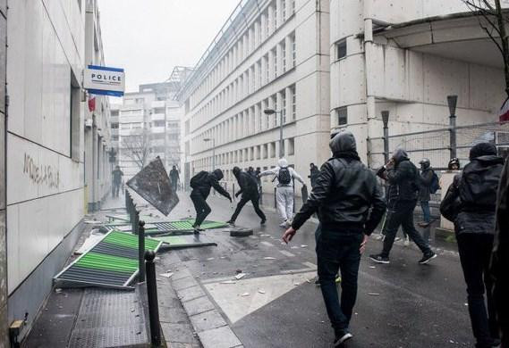 Fransız polisi 15 yaşındaki öğrenciyi dövdü ortalık karıştı