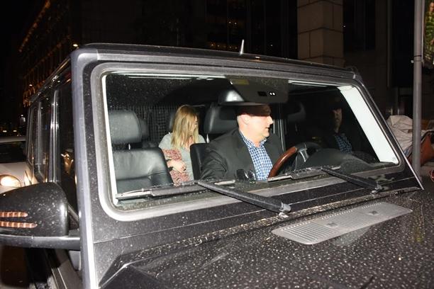 Sinem Kobal gelinlik provasında