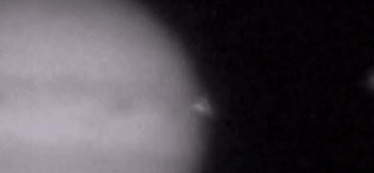 Jüpiter'e çarpan cisim kameraya yakalandı