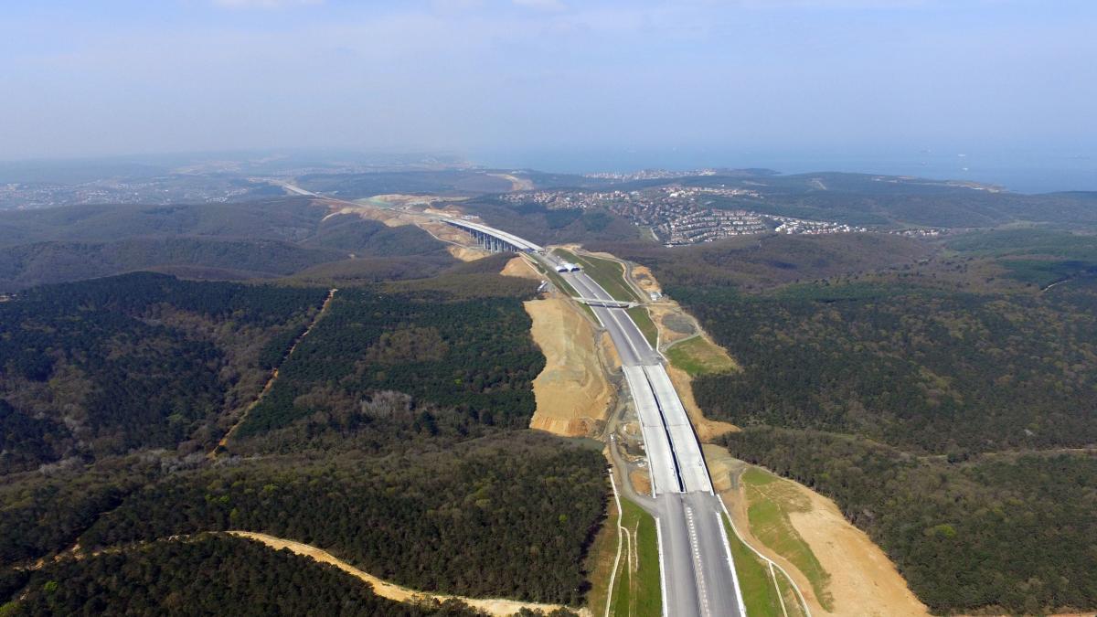 3. Köprü'nün akıllı otoyolu havadan görüntülendi