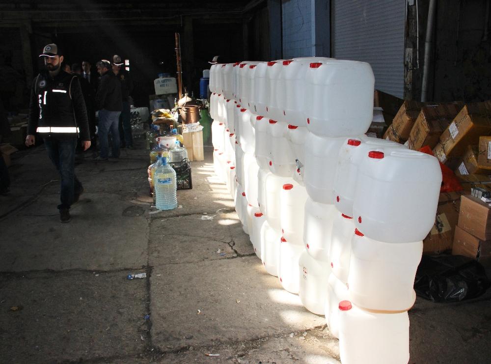 İstanbul'da 7 bin şişe sahte içki ele geçirildi